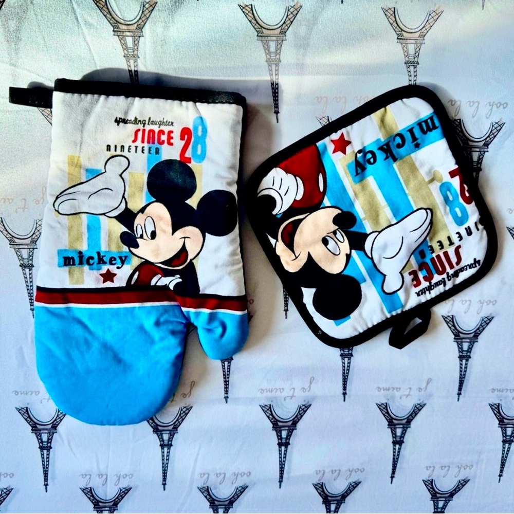 Mickey Mouse Kids Oven Mitt and Pot Holder Set -Blue with black border Black